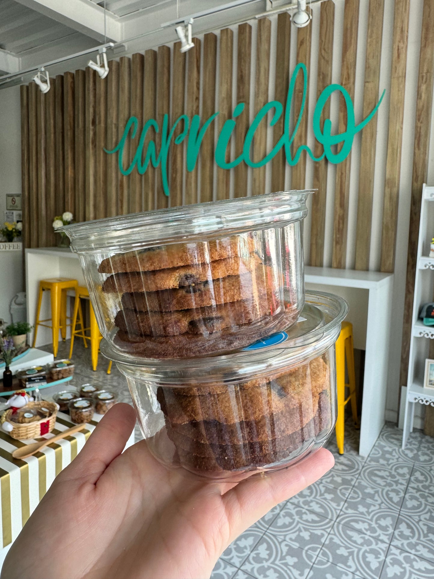 Keto Chocolate Chip Cookies