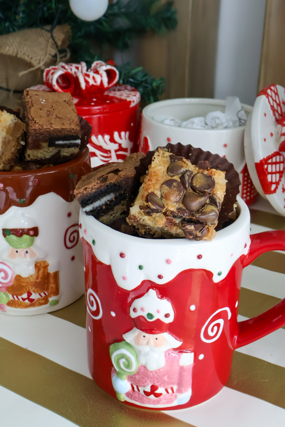 Taza Navideña con Brownies Surtidos